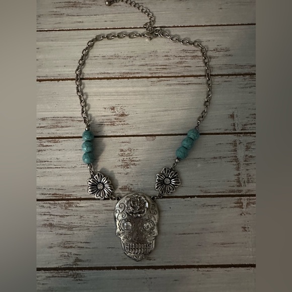 Vintage Silver Tone Skull Necklace Turquoise Beads Rhinestone Eyes - Picture 7 of 10